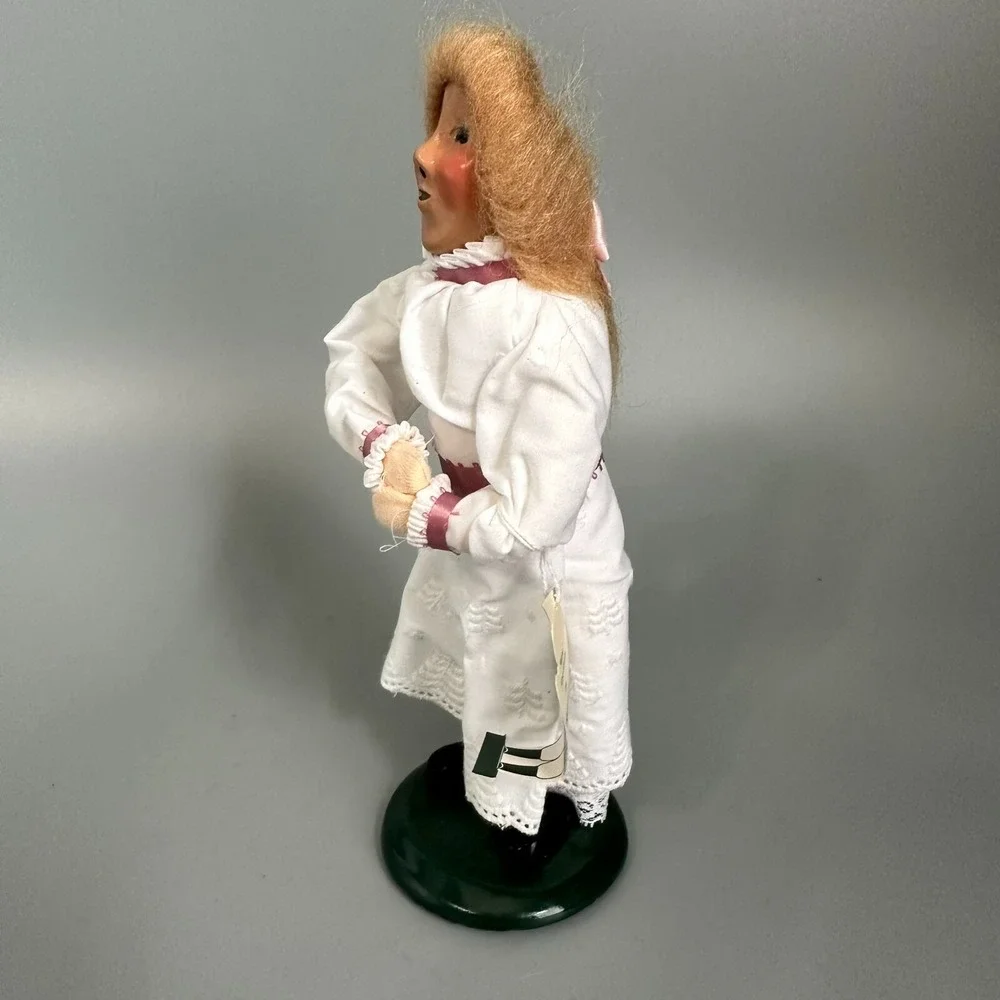 Byers Choice Marie Nutcracker Series First Edition 1993 Caroler‎ Figurine White